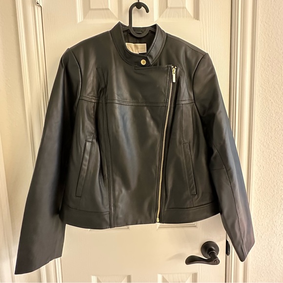 NWT MICHAEL Michael Kors Plus Size
Genuine Leather Long Sleeve Moto Jacket - Picture 4 of 11